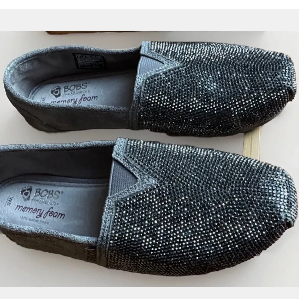 (6) BOBS Memory Foam Mottled Silver & Silver Beaded Slip-ons